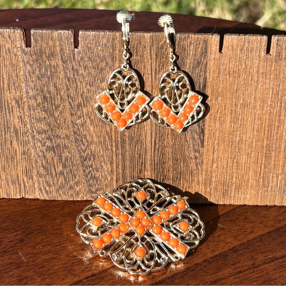 Sarah Coventry dangle earring and brooch set 🌺 gold tone and coral Orange